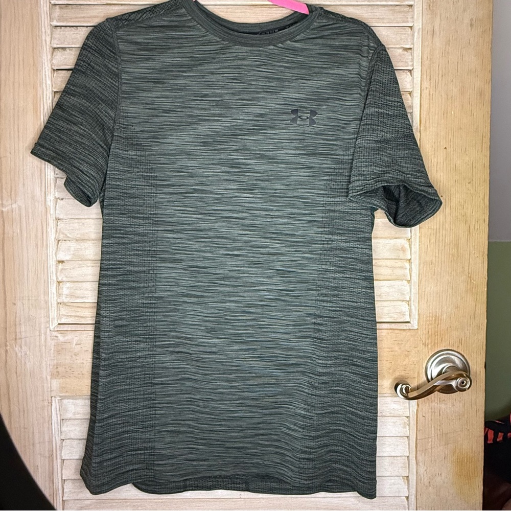 039 Under Armour - Men's Green T-Shirt - Size Medium